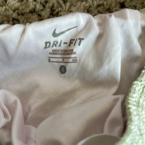 Nike Running Shorts - Picture 2 of 2